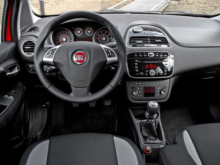  Fiat Punto TwinAir 5-Door 2012 года  (фото 12 из 16)